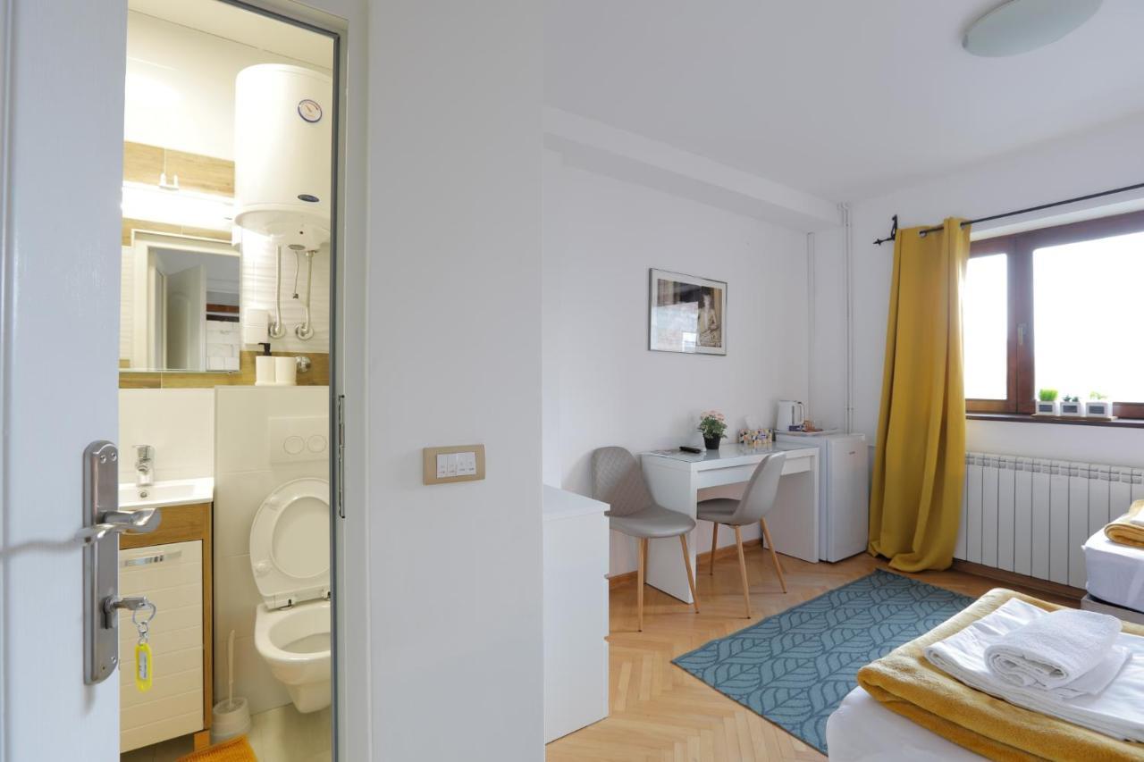 Aviator Apartments & Rooms Nikola Tesla Airport Belgrade Surčin Exterior foto